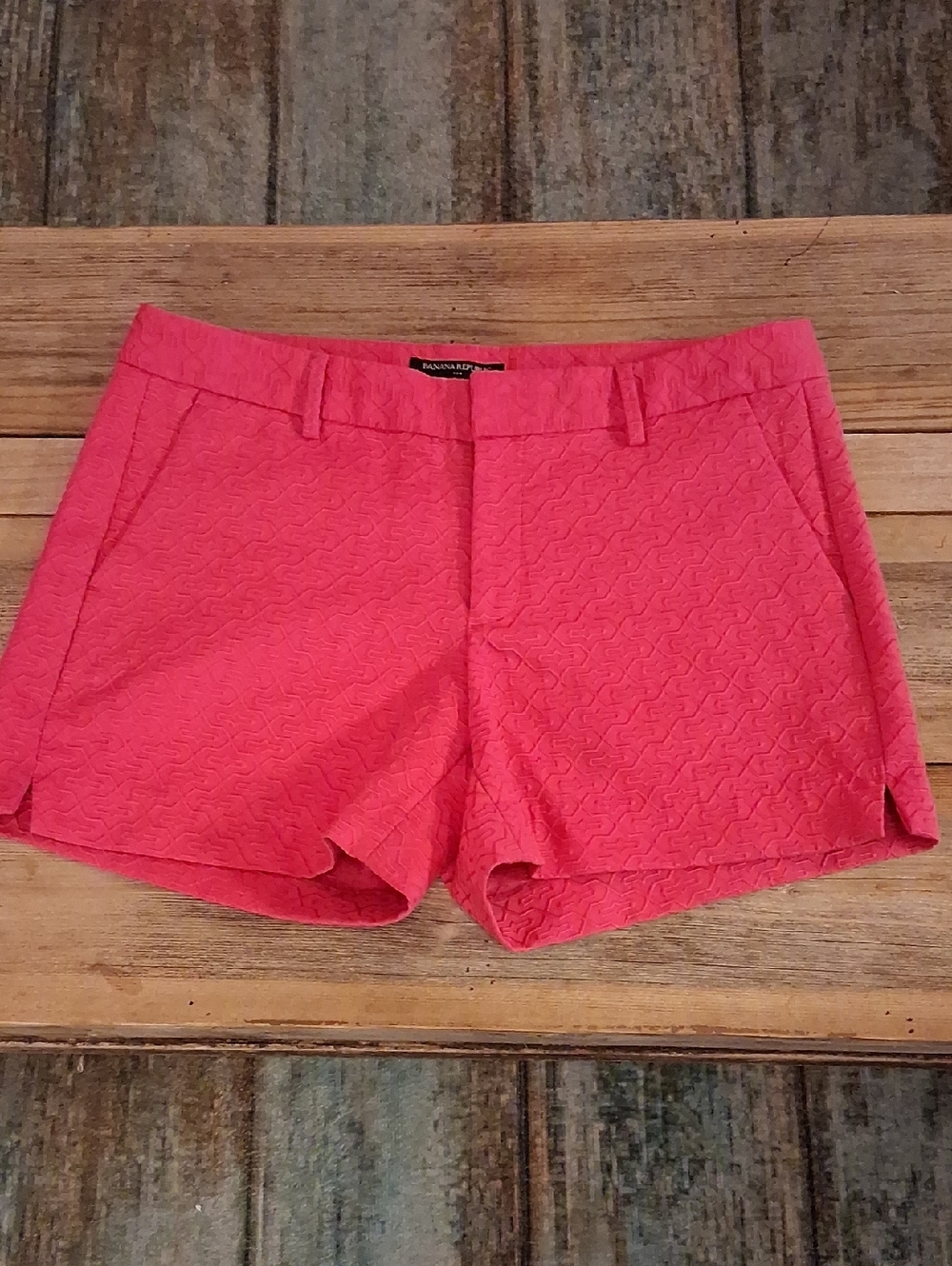 Banana Republic Coral Pink High-Waist Textured Shorts. NWOT Size 4